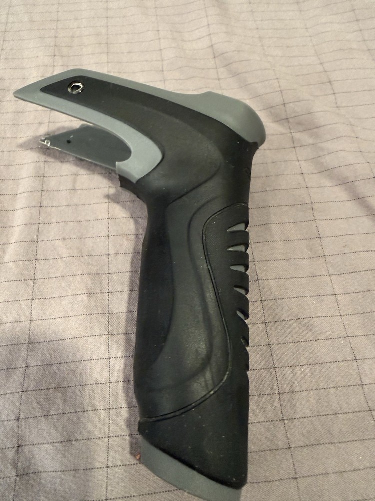 Dye M2 M3 Regulator Grips