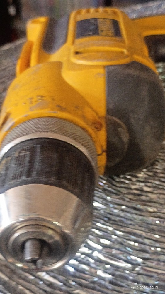 DEWALT DWD110 3/8 Corded Drill Variable Speed Reversible .Tested👍