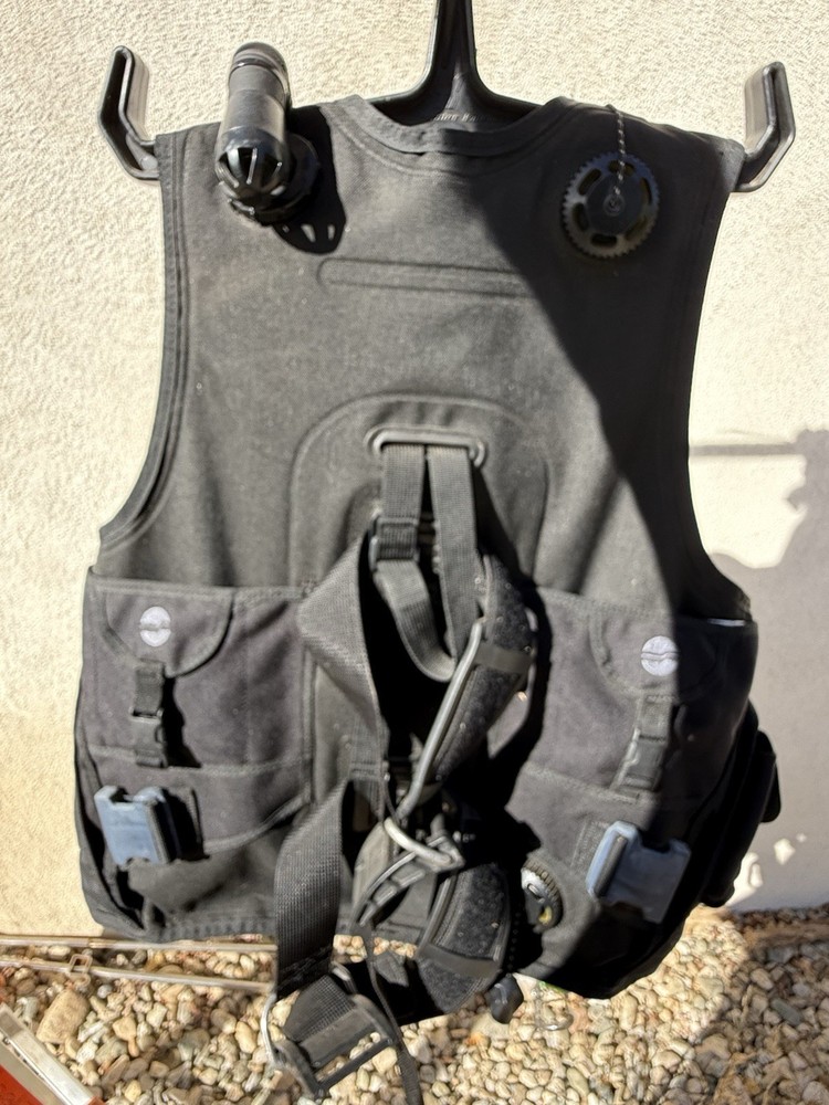 Sherwood Avid Scuba BCD – Size Medium – Jacket Style – Great Condition