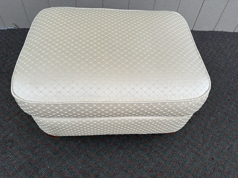 67376 ETHAN ALLEN Modern Ottoman Footstool Stool