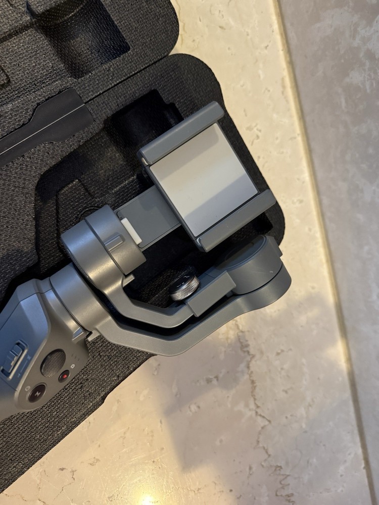 DJI Osmo Mobile 2 Smartphone Gimbal Stabilizer + Stand (NEEDS FIXED)