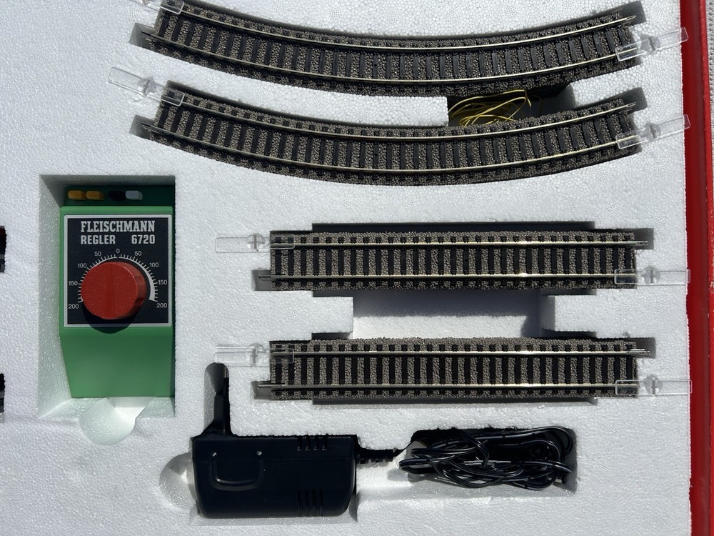 Fleischmann HO 6367 ‘Regional Express’ Starter Set NEM - (EXCELLENT BOXED)