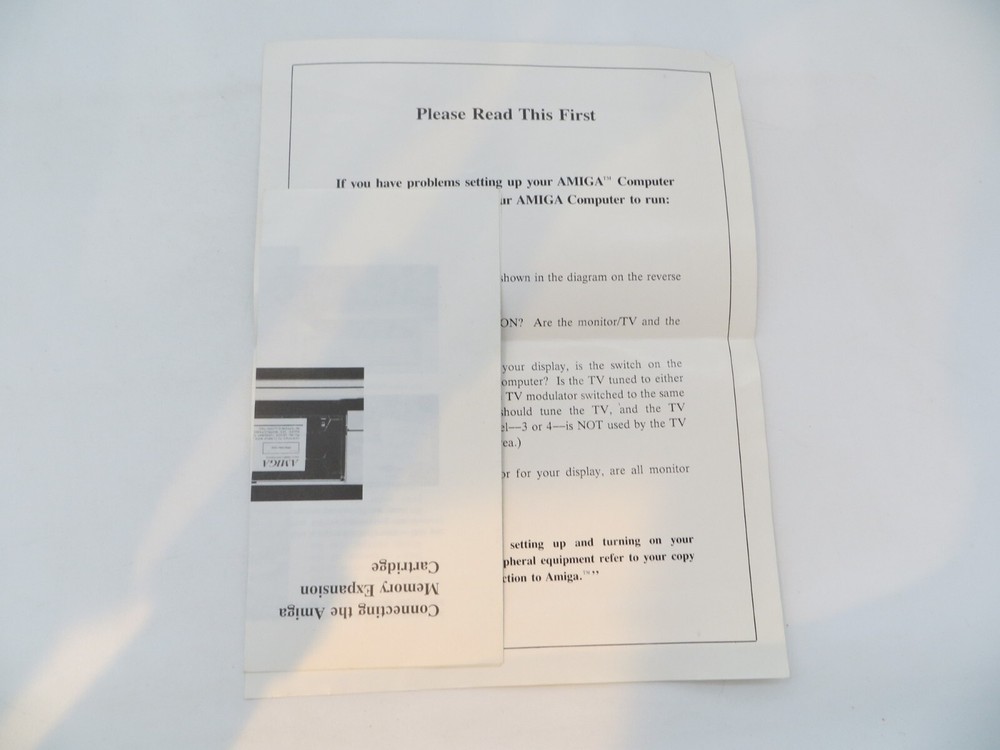 AMIGA MEMORY EXPANSION CARTRIDGE Connecting Instructions Sheet computer