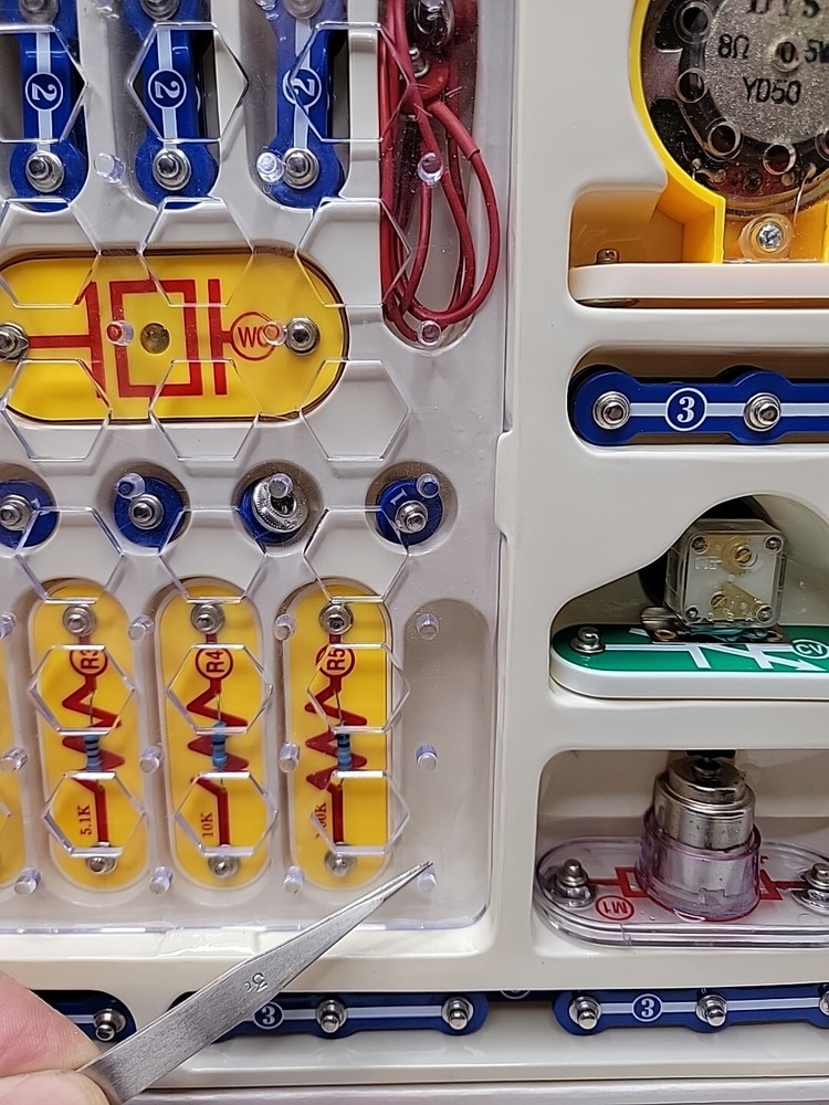 Elenco Snap Circuits Model SC-300 Electronics Kit.