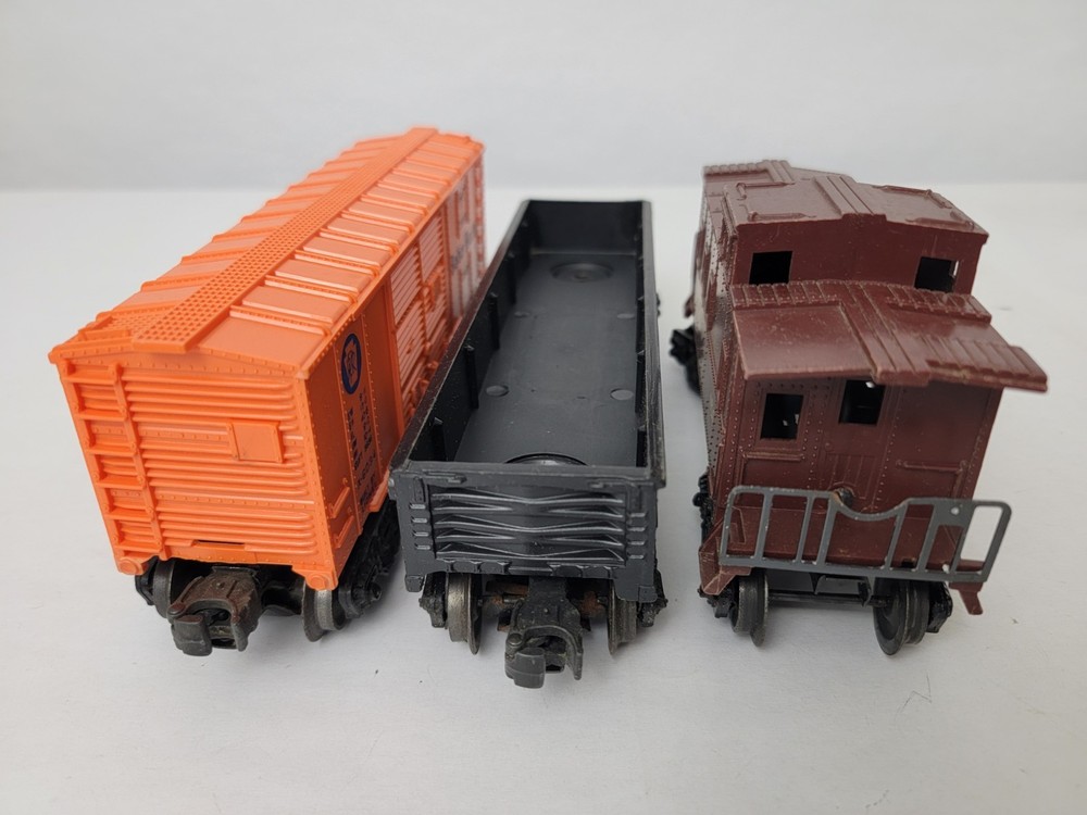 Lionel Postwar Set #1500 3 Car Freight Set