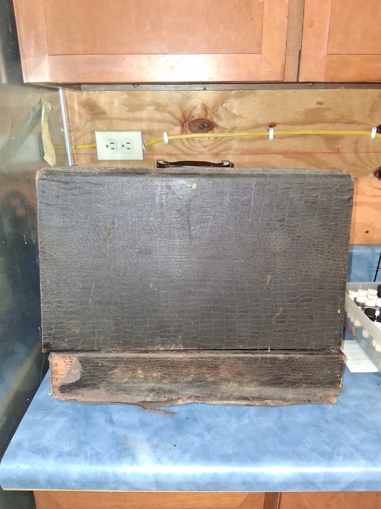 Old Singer Sewing Machine With Box