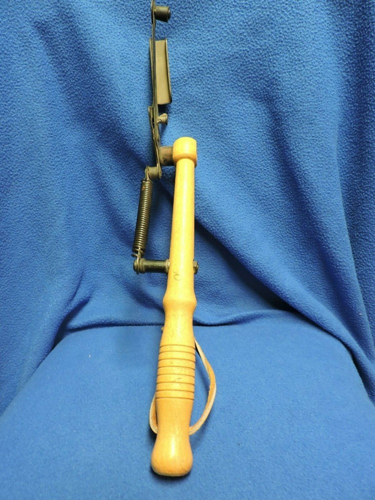 Vintage Skeet Thrower