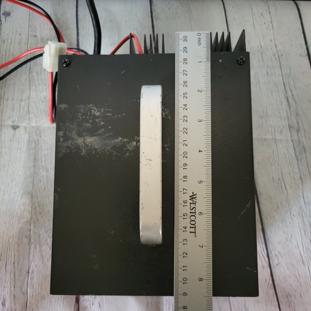 Astron 13.7Vdc Linear Regulated power supply 5A Model RS-7A Powers On
