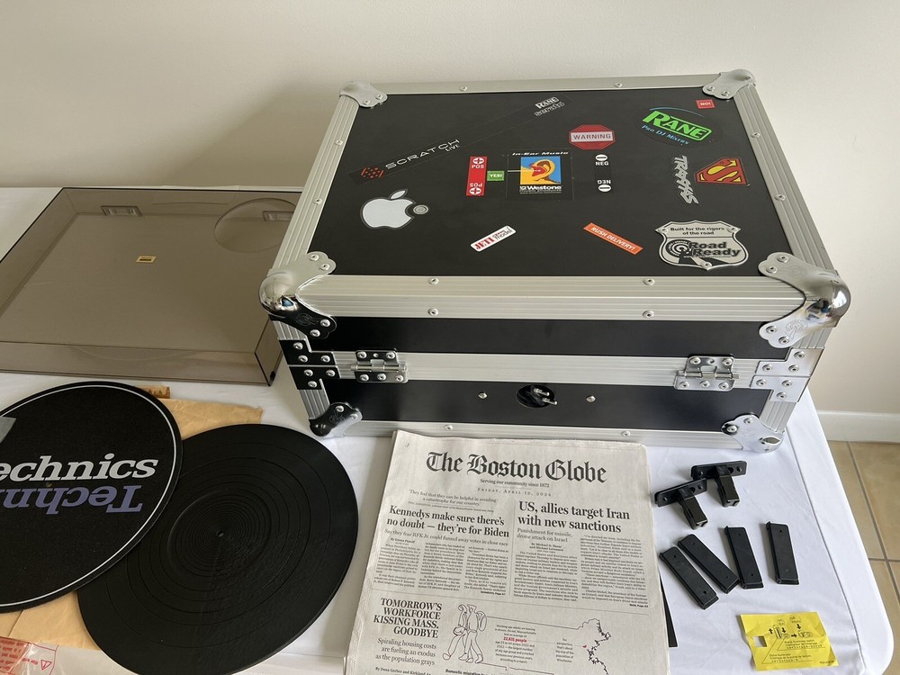 TECHNICS SL-1200 LTD Limited Gold Edition (open box)