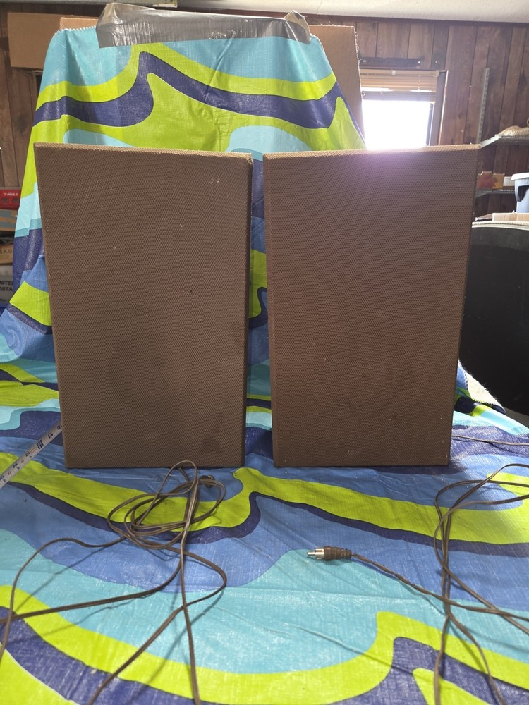 Vintage Speakers. Untested. See Pics.
