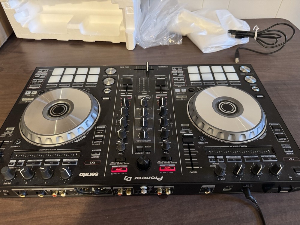 Pioneer DDJ-SR Digital DJ Controller