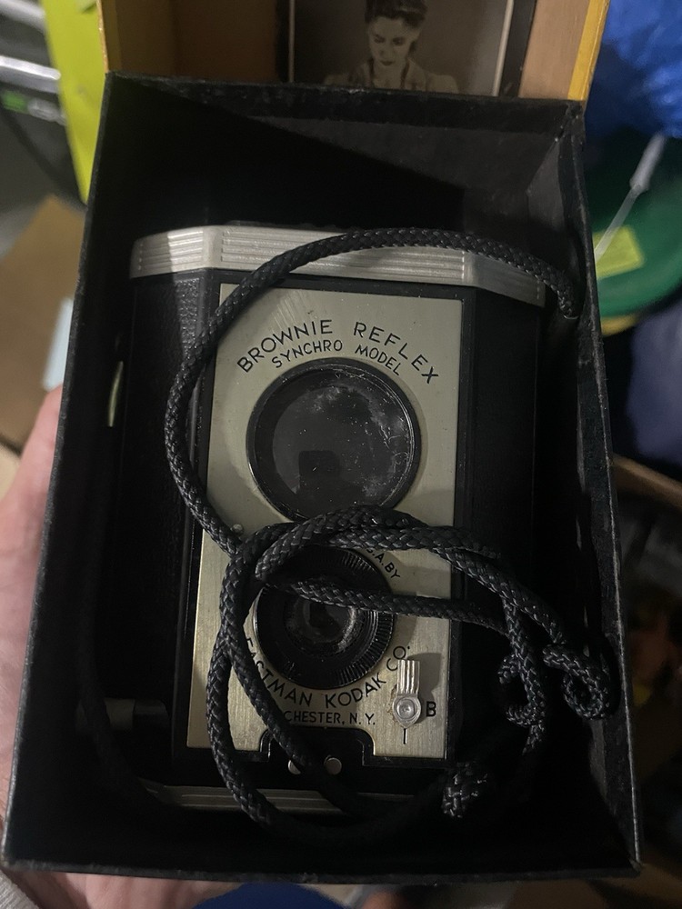 Vintage Brownie Reflex Camera Synchro Model With Original Box And Strap Untested