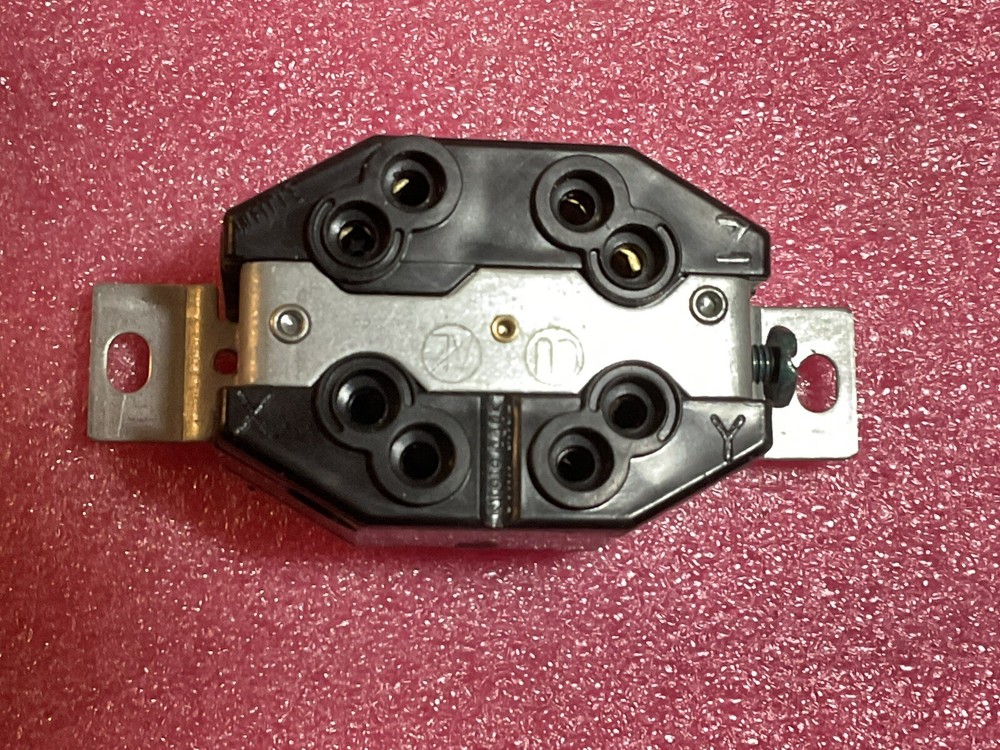 Leviton L21-20 Receptacle