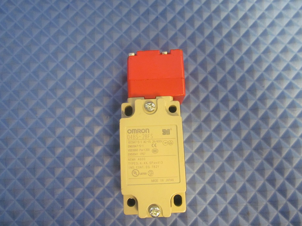 NOS Omron Limit Switch D4BS-2BFS 400V (D4BS 2BFS)