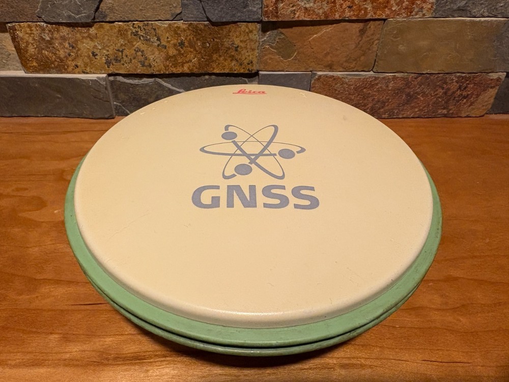 LEICA AS10 multi-frequency GNSS ANTENNA