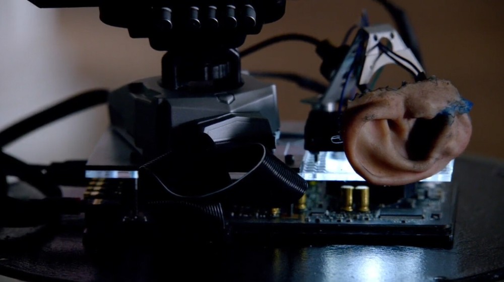 ALMOST HUMAN MX Android Ear Screen Matched TV Prop S01E05 (6125)