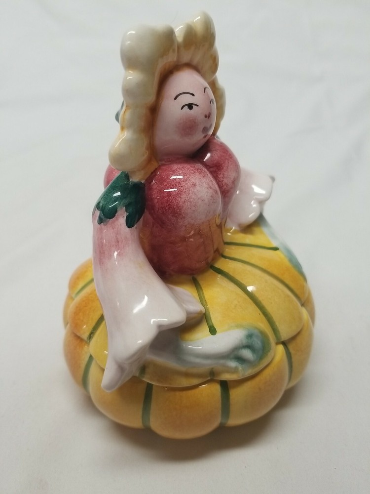 Neiman Marcus Anthropomorphic YELLOW SQUASH Vegetable People Ceramic Jar ITALY