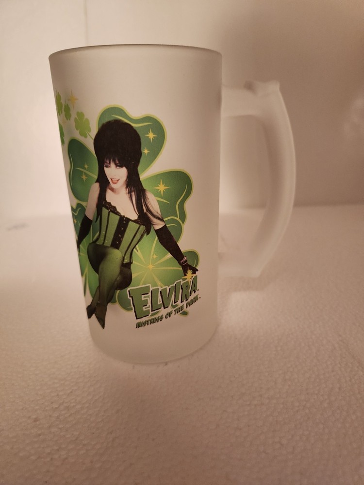 Elvira Feeling Lucky Stein.