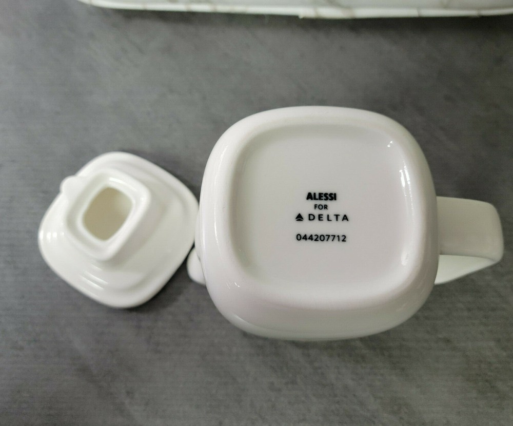 DELTA AIRLINES First Class 1 Cup Solid White Ceramic TEAPOT By Alessi