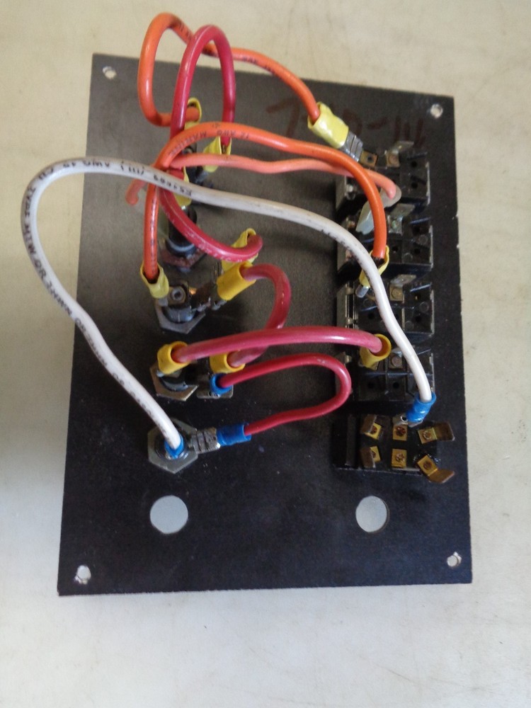 12V DC ELECTRICAL PANEL 8"H X 6"H 6 SWITCH