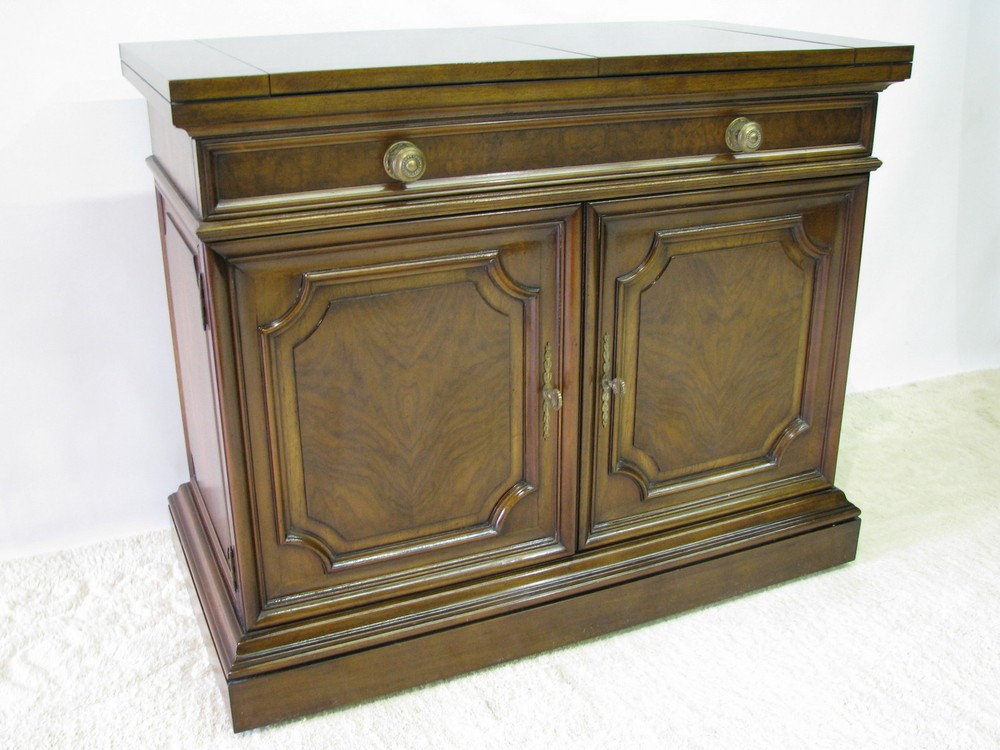 Karges Louis XVI Style Server With Dramatic Patterned Walnut Veneers & Flip Top