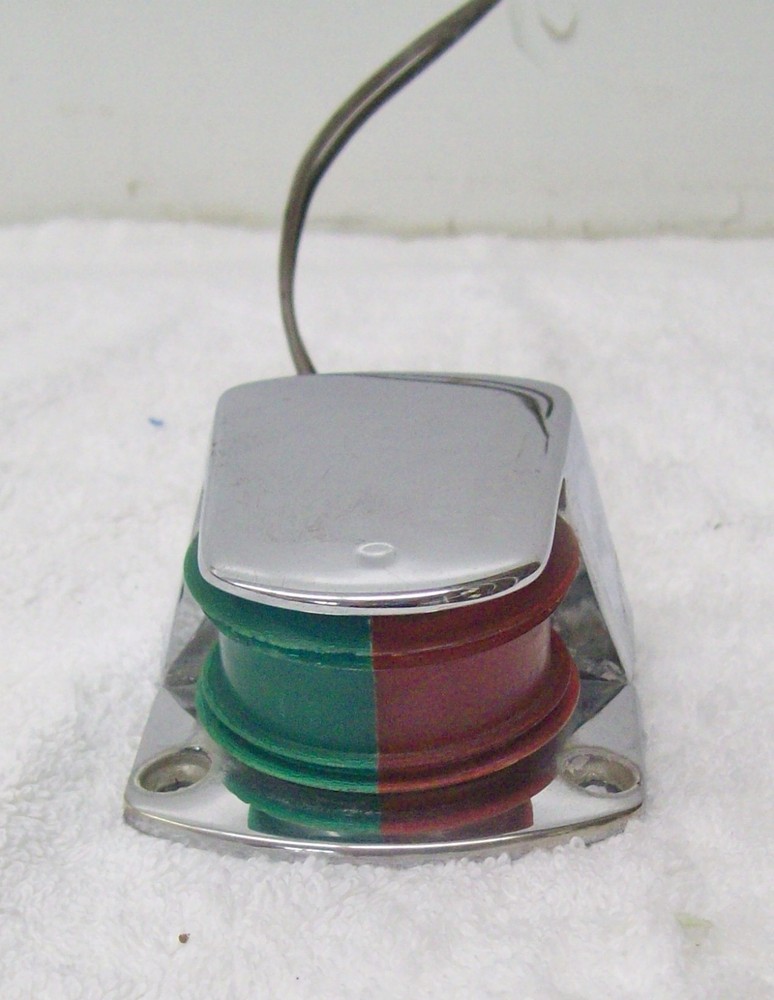 Horizontal Mount Bow Light Red/Green Good Condition