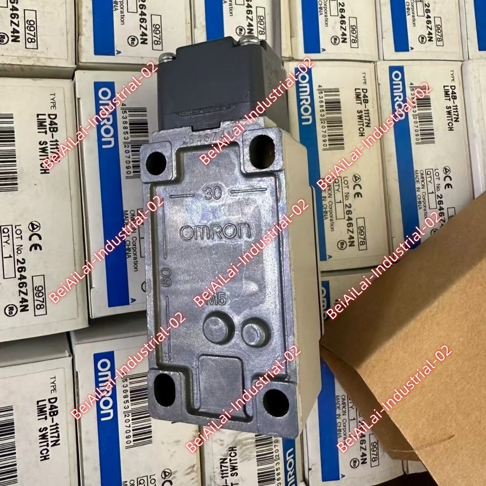 1PCS New In Box Omron D4B-1171N Limit Switch