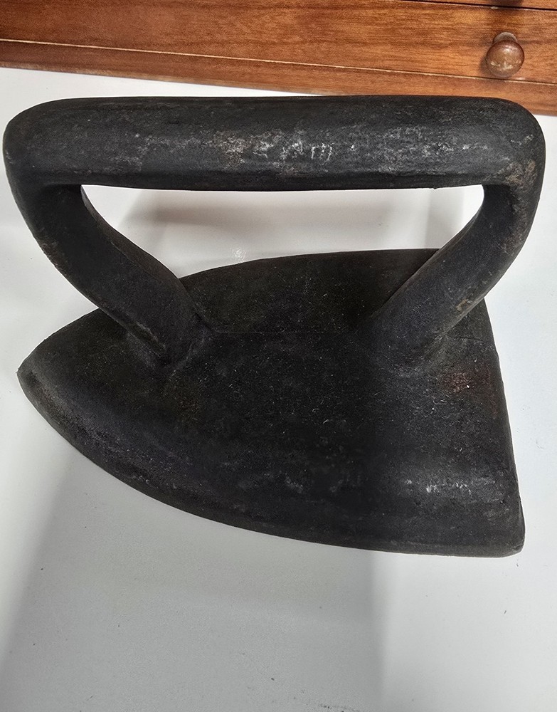 Vintage Cast Iron Flat Iron Vintage