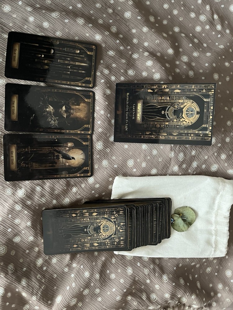 Solaris Tarot: Illuminated by Bastet’sLight Tarot Cards