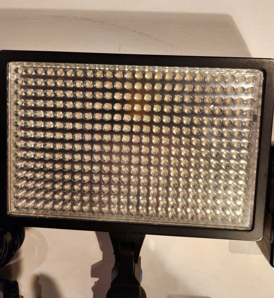 [Pro]Master Vari-Temp LED Light Panel for Camera / Camcorder model 2437