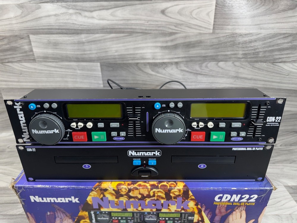 NUMARK CDN-22 2-CHANNEL DUAL DECK WITH CONTROLLER & BOX *AS IS READ*