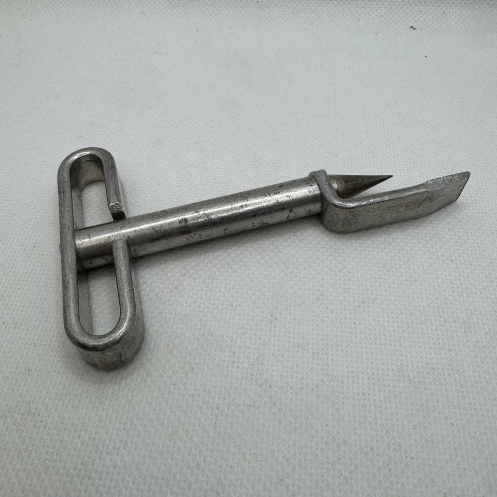 HAND-E-CAN PIERCER Vintage