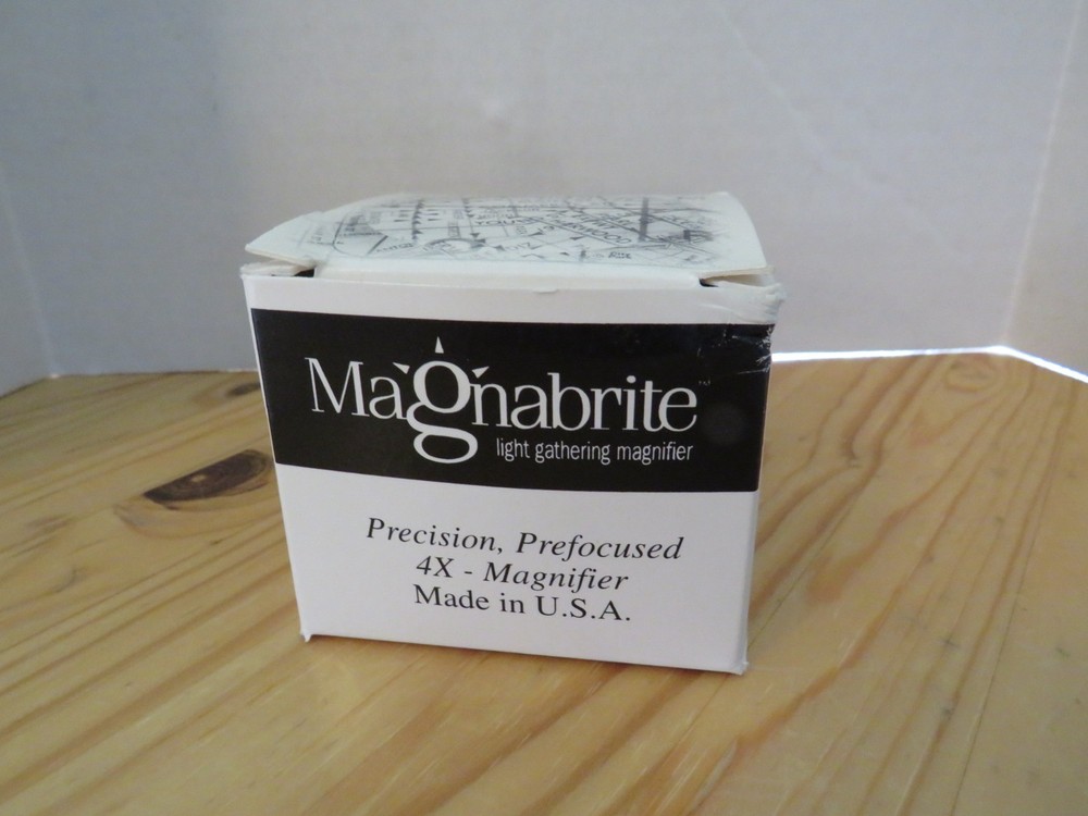 Magnabrite Light Gathering Precision, Prefocused Magnifier 4X,  Size 2.5"