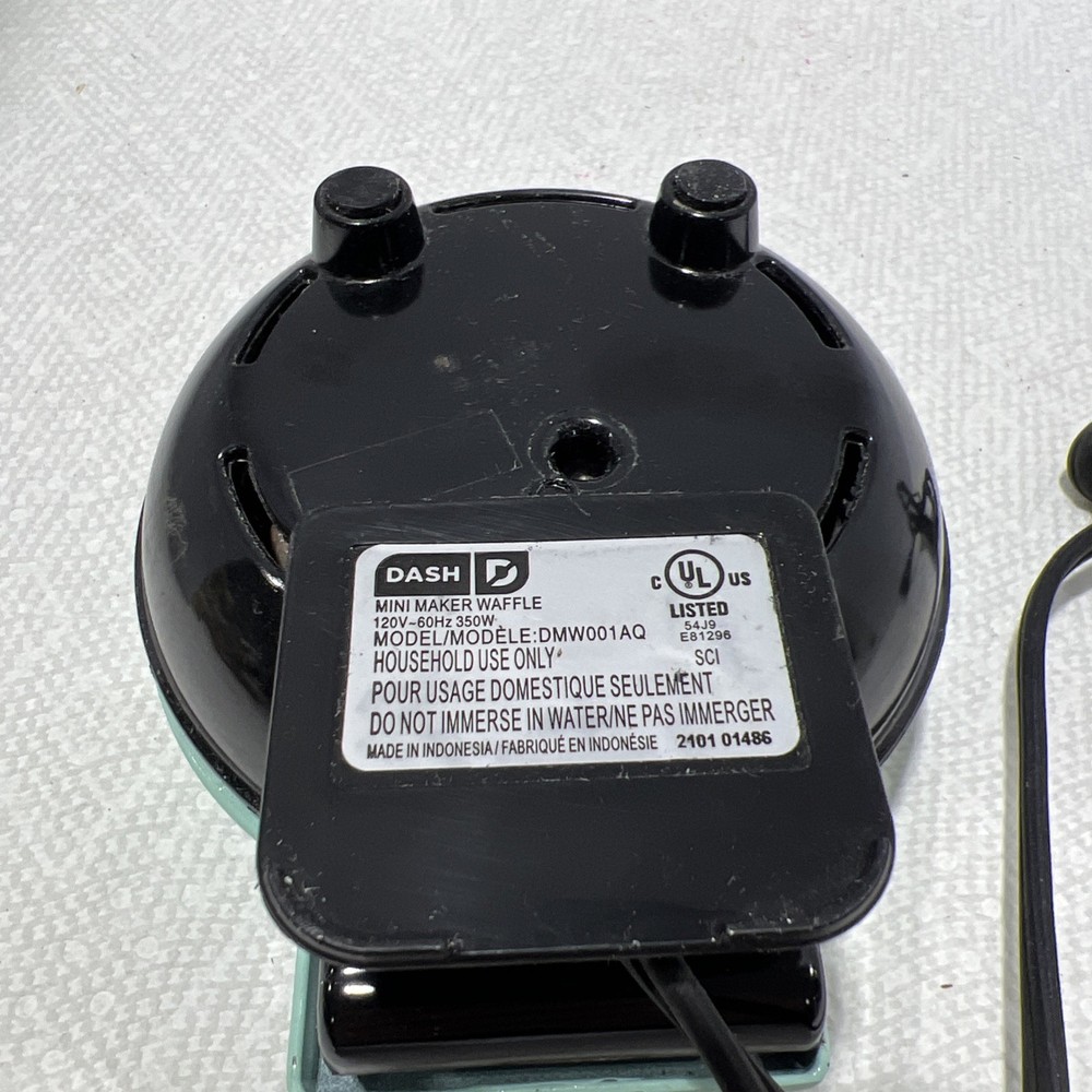 Mini Waffle Maker Dash Brand B1