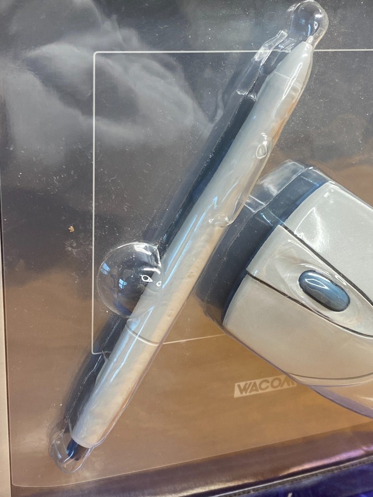 Wacom Graphire 2 Graphics Art Tablet Pen and Mouse