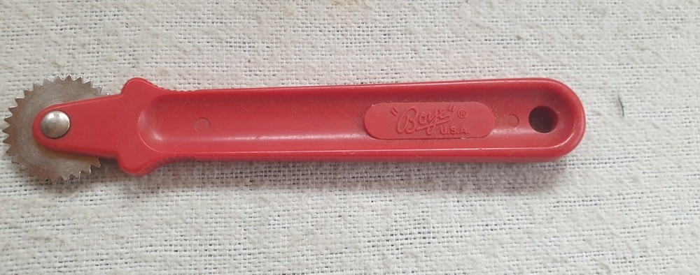 Boye Serrated Tracing Wheel red