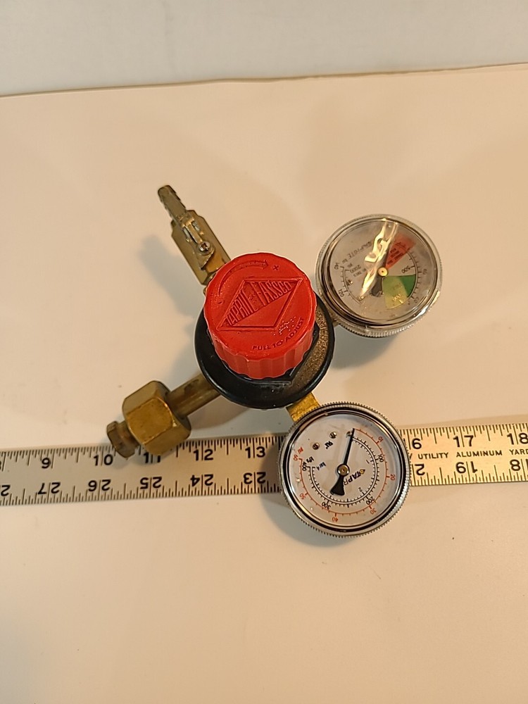 CO2 REGULATOR, TAPRITE, GAUGE TANK MOUNT