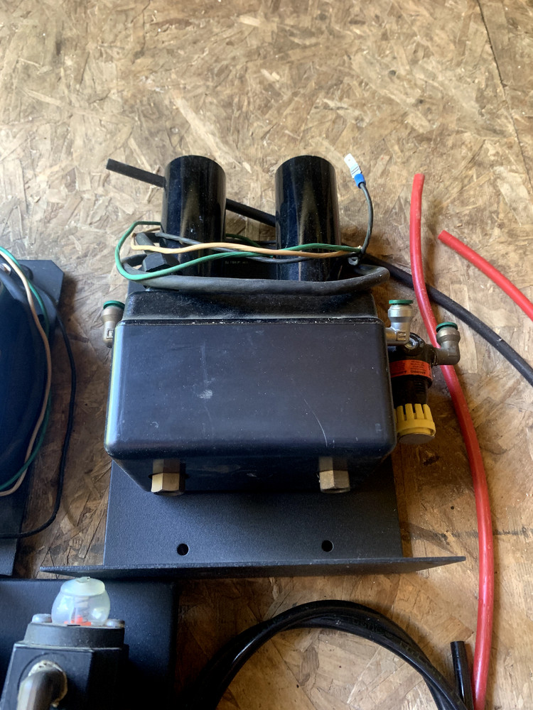 AIR COMPRESSOR WATER SEPARATOR AN DRYER