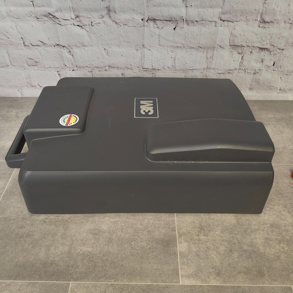 3M Quantum Portable Overhead Projector 2770 Grey Hard Shell High Resolution