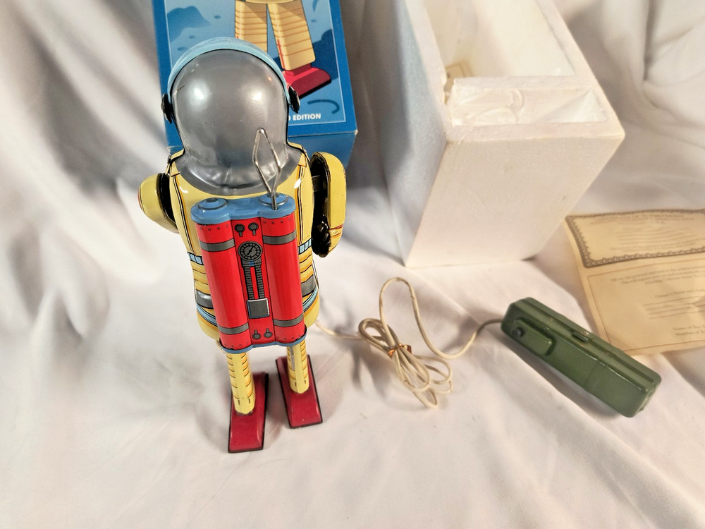 VINTAGE SCHYLLING SPACE MAN