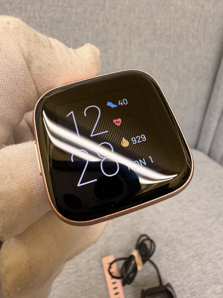 Fitbit Versa 2 Activity Tracker copper rose color - Read Description