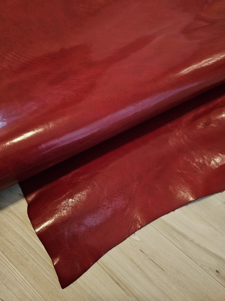 3-4oz RUBY RED FINISHED VEG TAN LEATHER HIDE SINGLE SHOULDER SHEET, PANEL 7+sqf