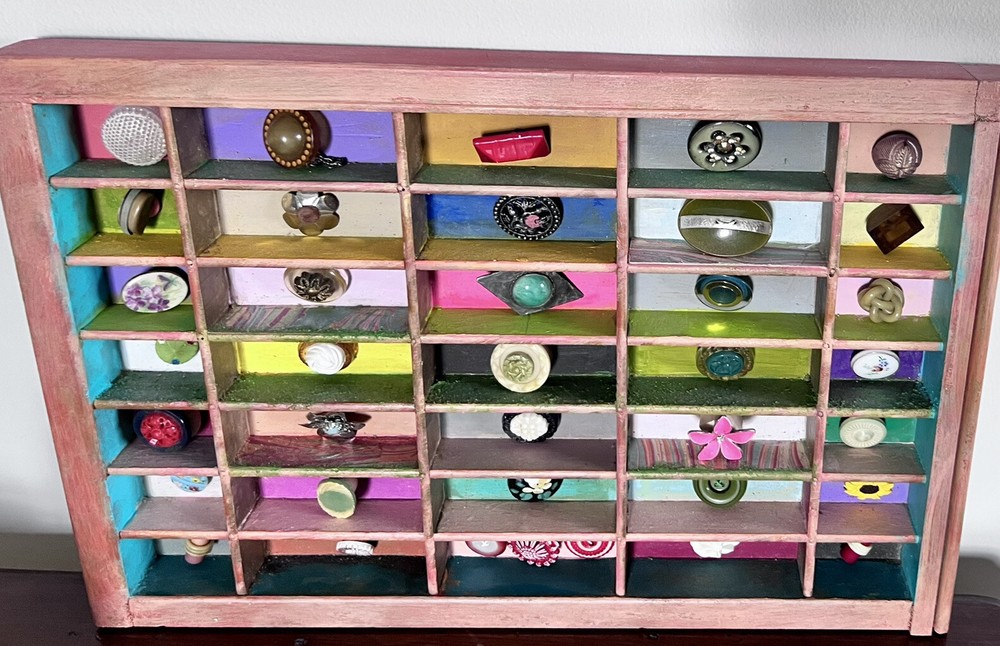 Antique Button Art Farmhouse