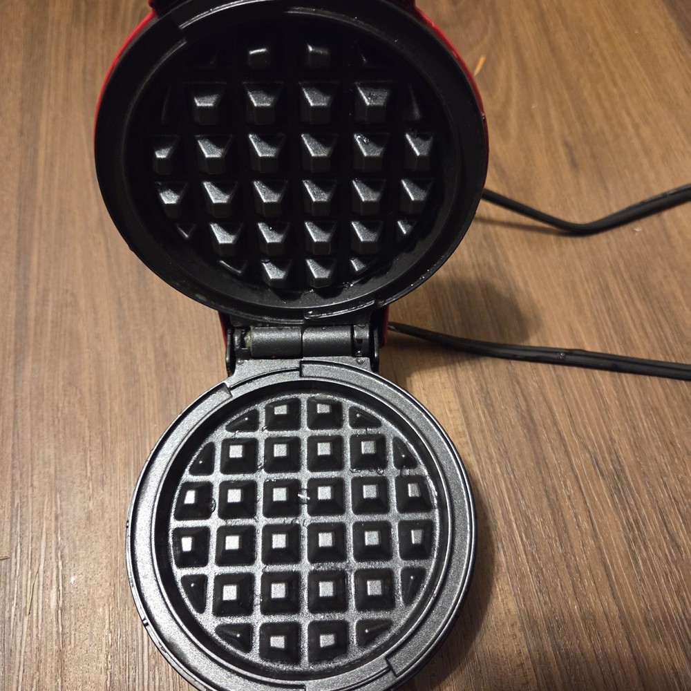 Dash Mini Waffle Maker