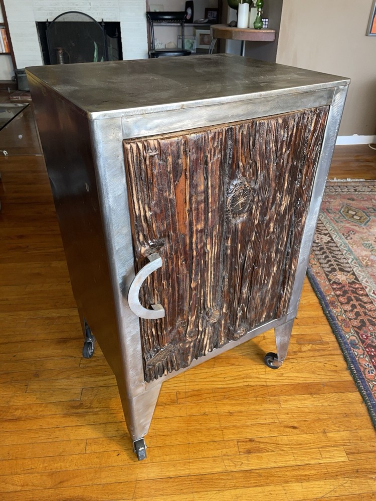 Custom Bar