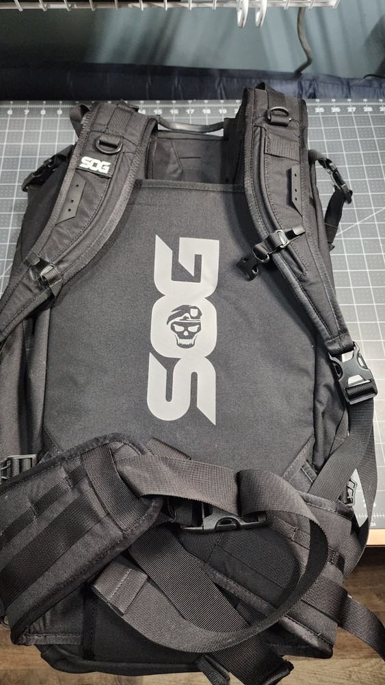 SOG Seraphim 40 Backpack Black - EUC