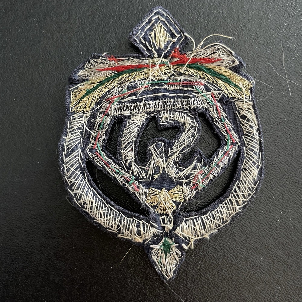 VINTAGE ST JOHN'S DESIGNER REPLACEMENT BUTTONS & EMBROIDERED PATCH