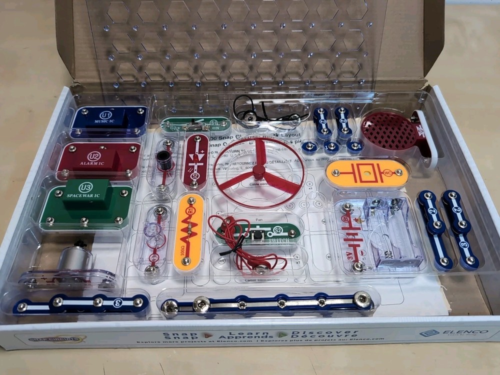 Snap Circuits Jr. SC-100 Electronics Discovery Kit