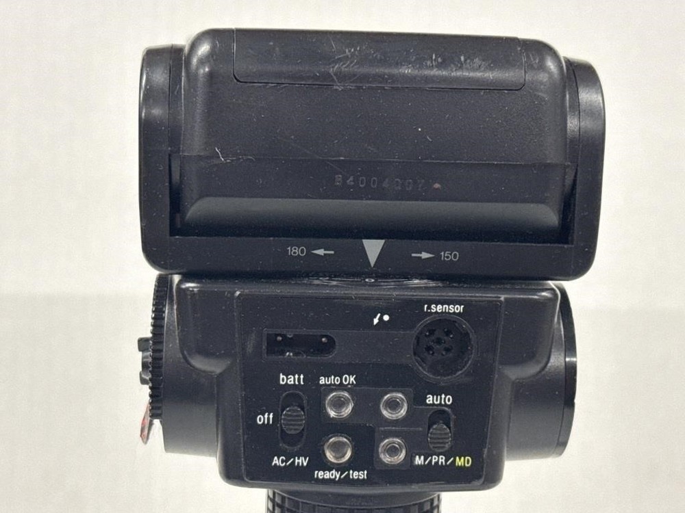 Sunpack Auto 522 Thyristor Handle Mount Camera Flash With Bracket Untested