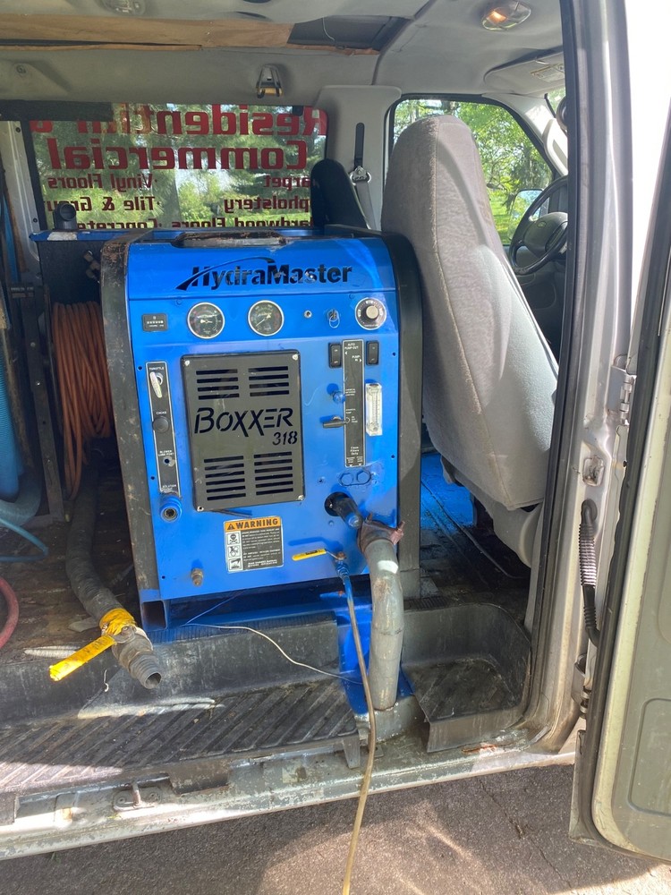 Carpet cleaning van with hydromaster 318